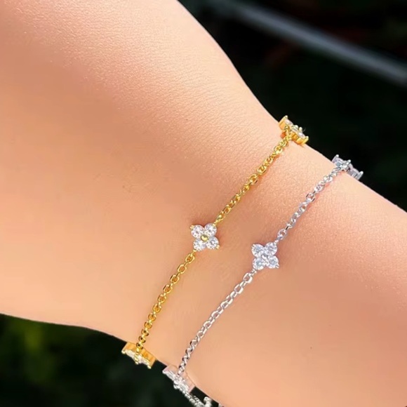 925 Sterling Silver Four-Leaf Clover Bracelet – Lucky Charm, Dainty & Elegant - Picture 5 of 8